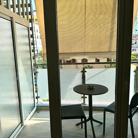 公寓 Sunny Balcony Kika2 地拉那