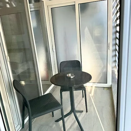 Sunny Balcony Kika2 地拉那