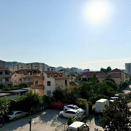 Sunny Balcony Kika2 地拉那